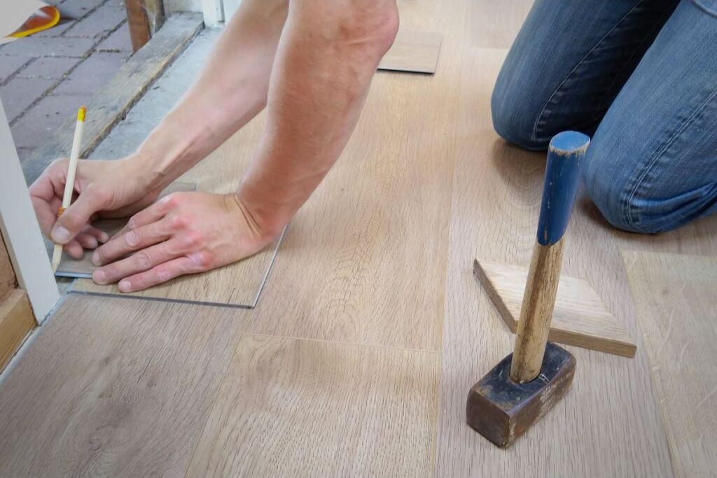 Travaux le week-end : l&rsquo;essentiel à connaître avant de sauter le pas